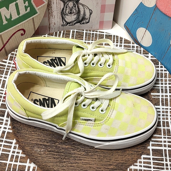 💐 EUC Vans Brand Unisex Youth Neon Green/ 🤍 Checkerboard Low Top Lace Up, 5 - Picture 5 of 10